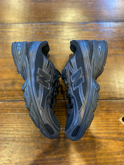 New Balance 740 Triple Black PRE-OWNED