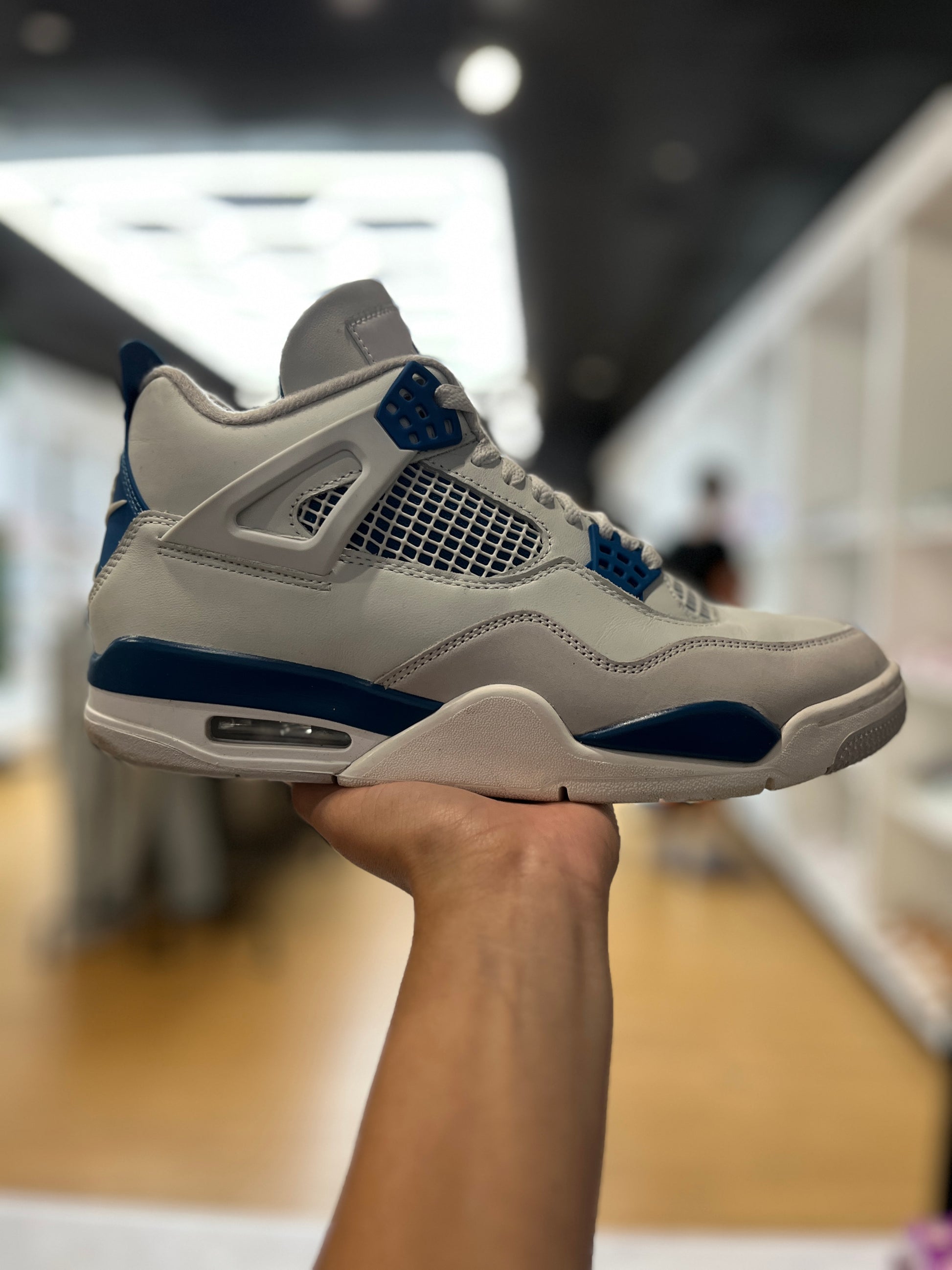 Jordan 4 Retro Military Blue (2024) PRE-OWNED