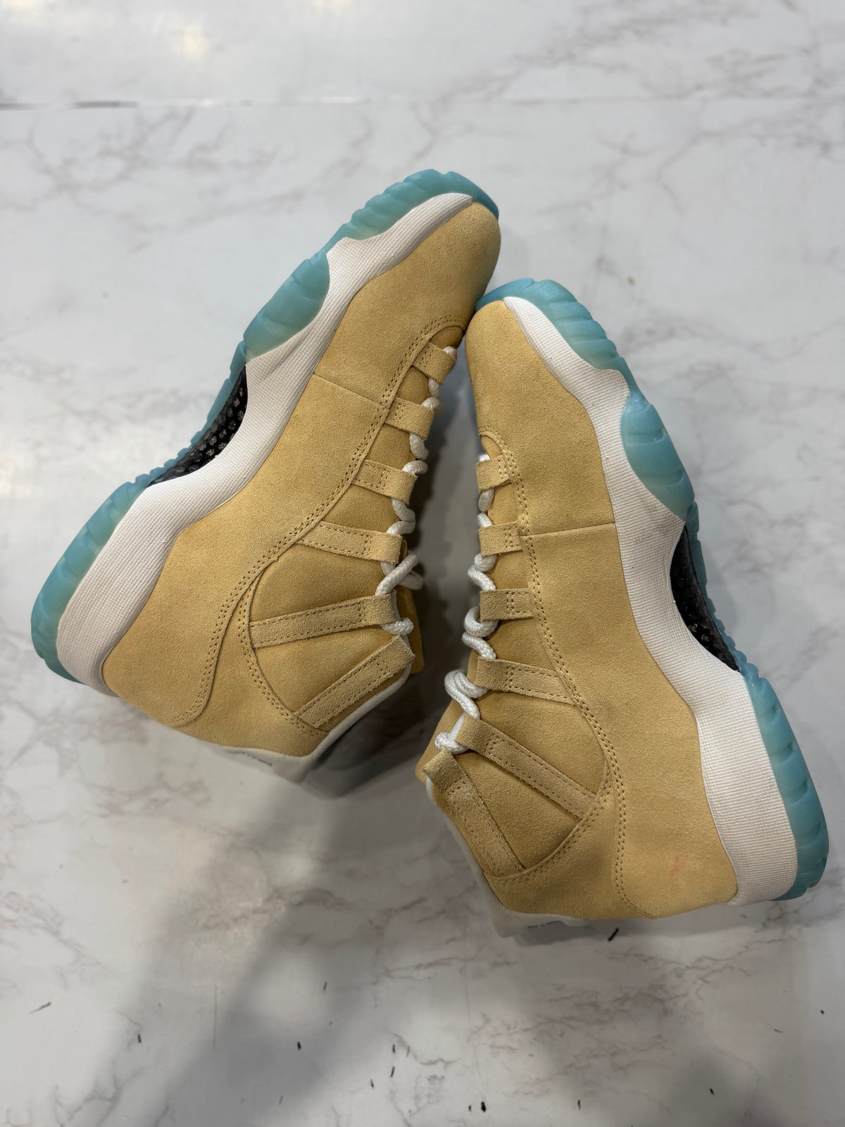 Jordan 11 Retro H-Town PRE_OWNED