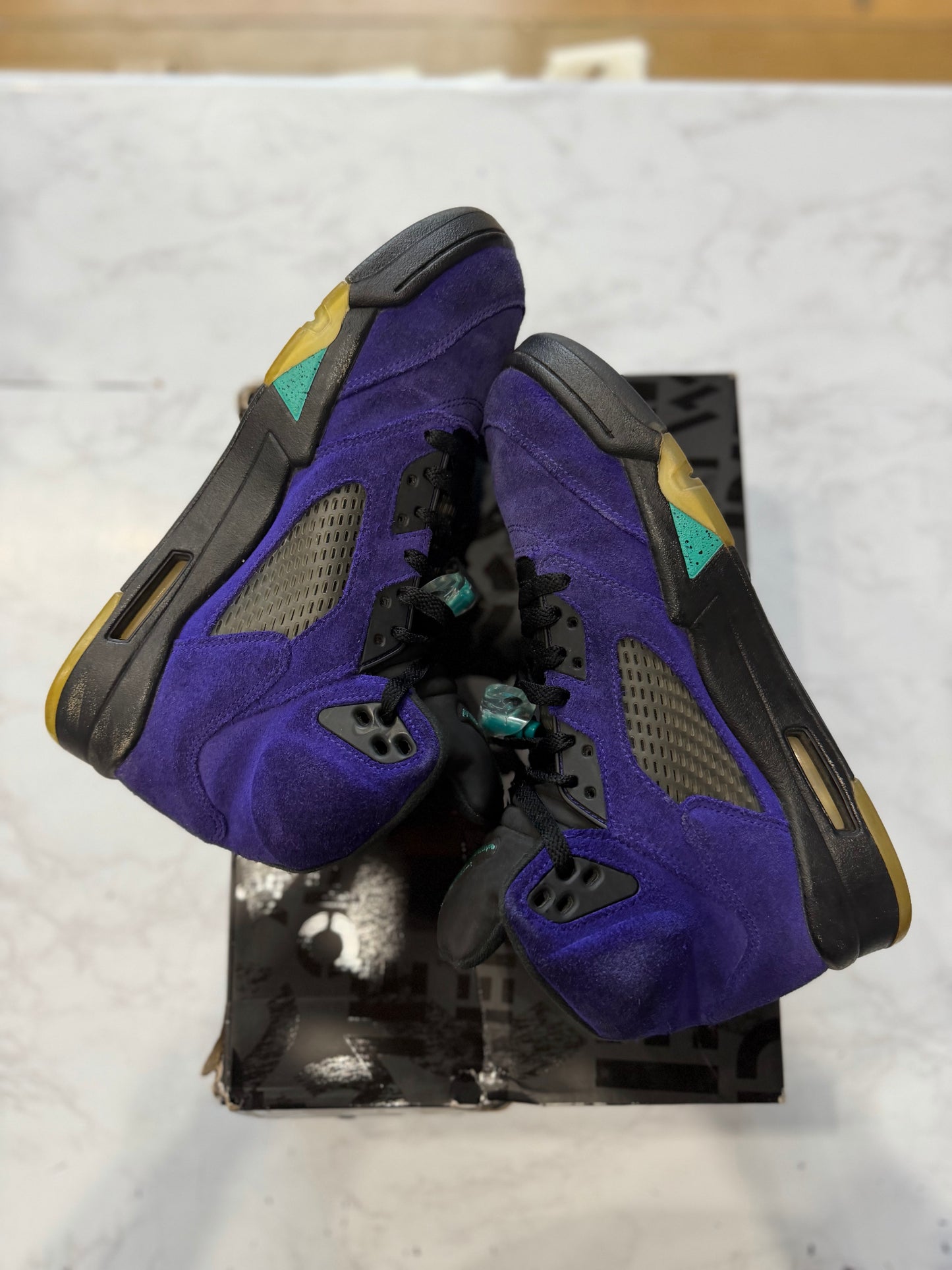 Jordan 5 Retro Alternate Grape PRE-OWNED