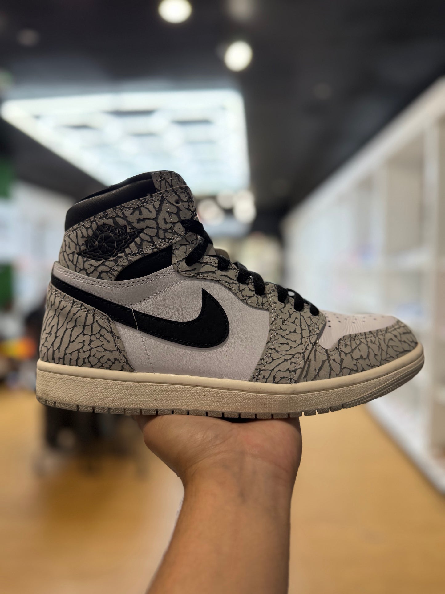 Jordan 1 Retro High OG White Cement PRE-OWNED