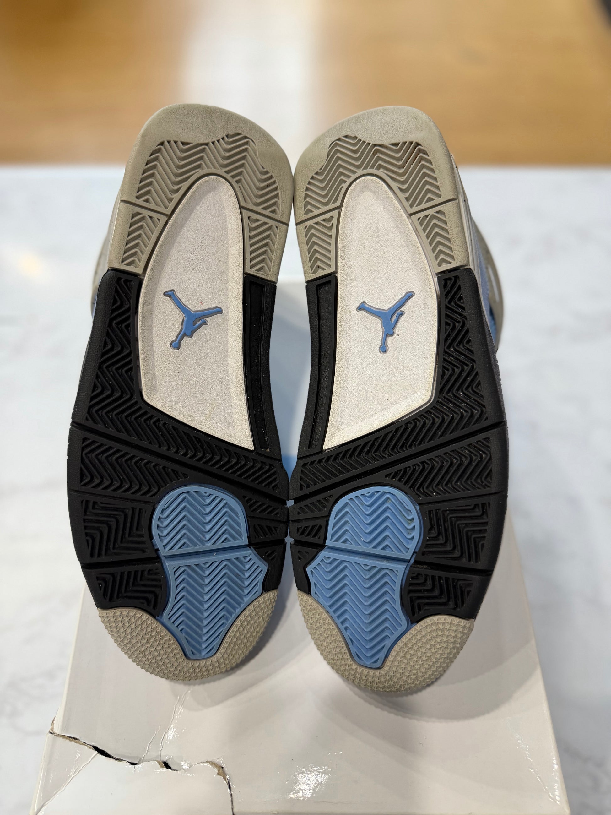 Jordan 4 Retro University Blue PRE-OWNED