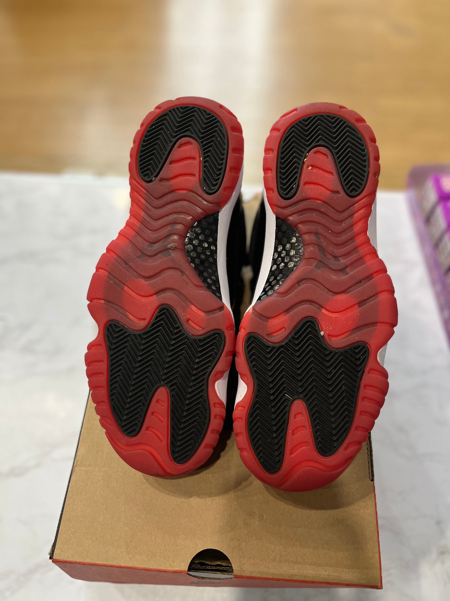 Jordan 11 Retro Low Bred (2025) PRE-OWNED