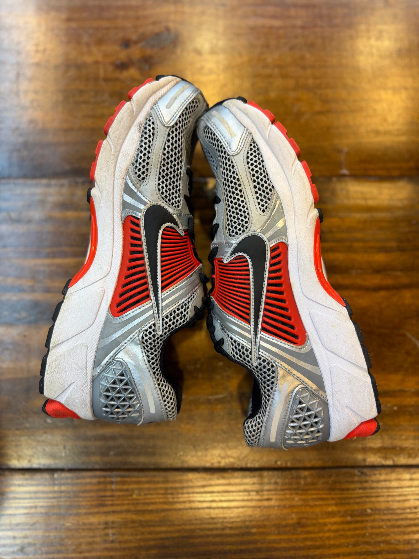 Nike Zoom Vomero 5 Bright Crimson Metallic Silver PRE-OWNED