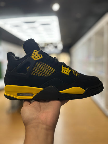 Jordan 4 Retro Thunder (2023) PRE-OWNED