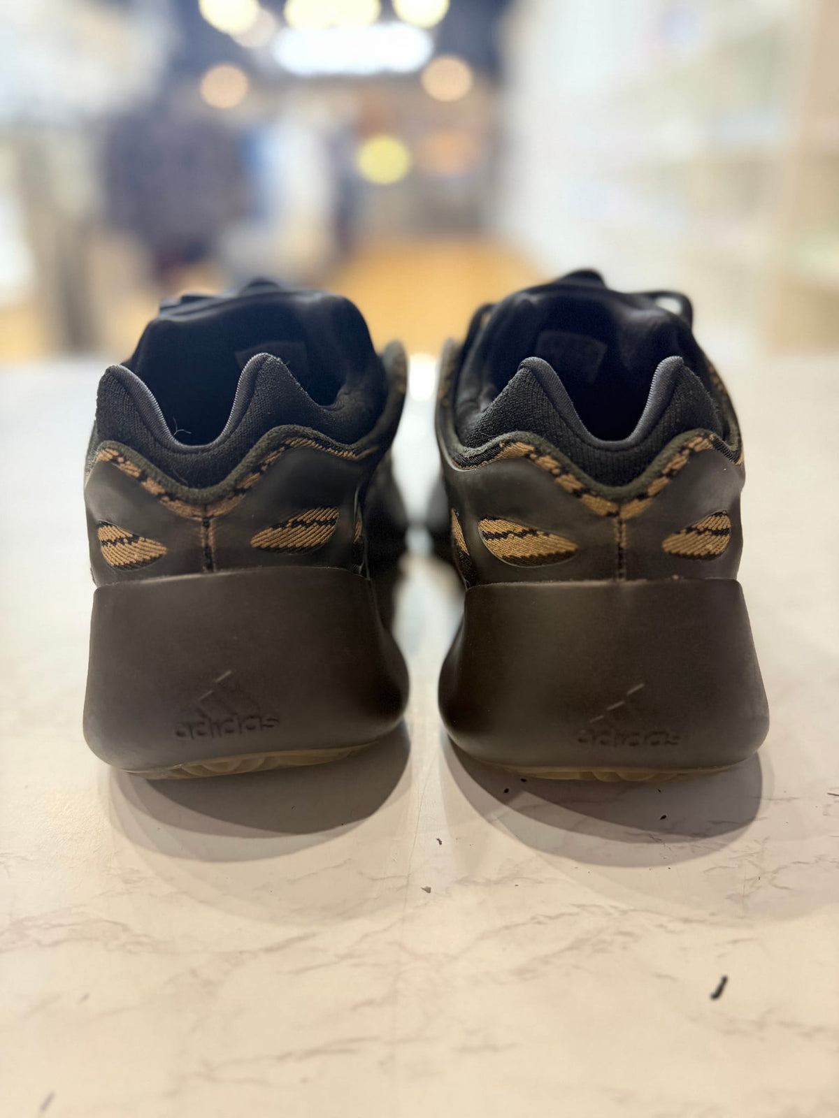 adidas Yeezy 700 V3 Clay Brown PRE-OWNED