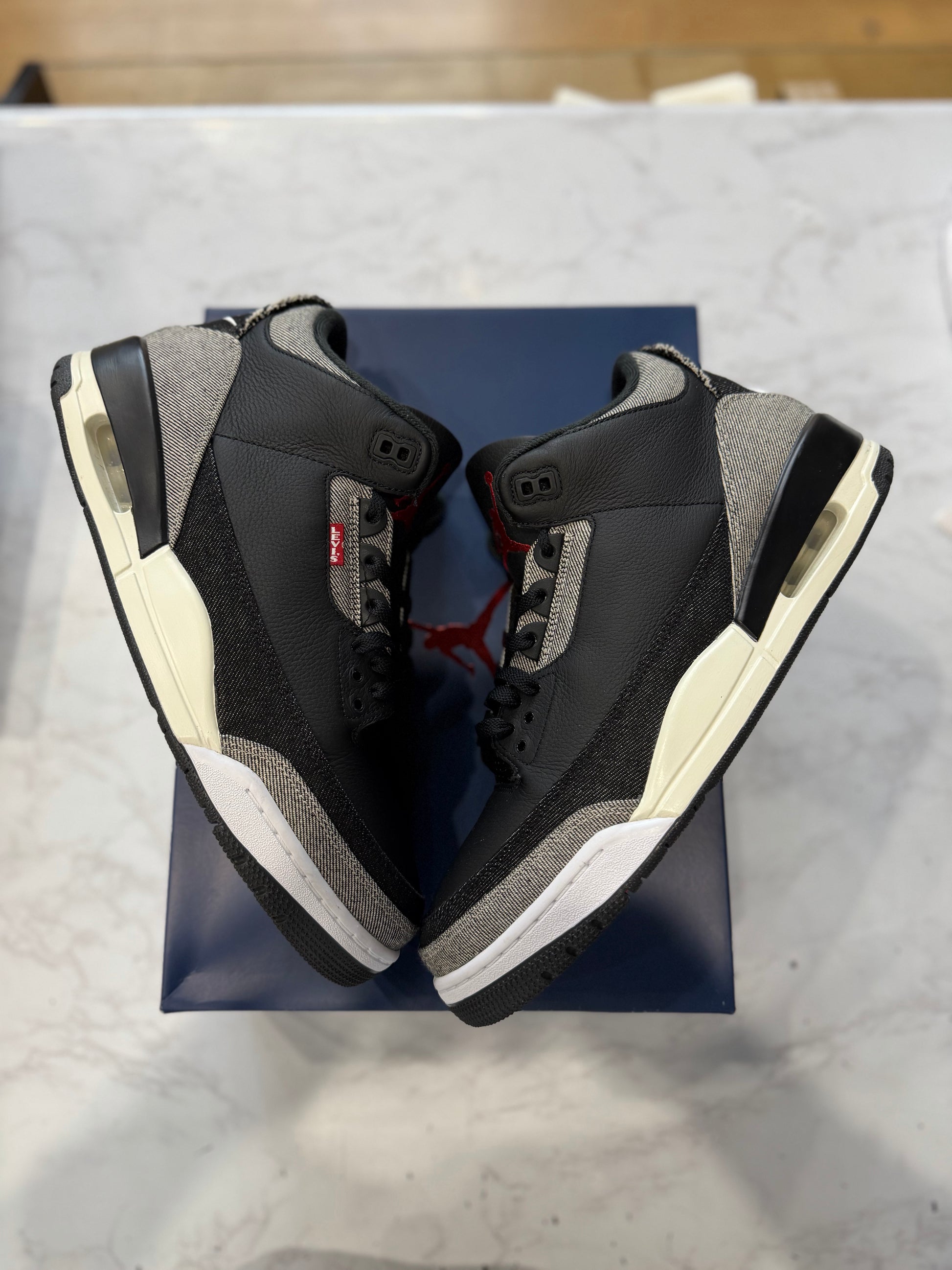 Jordan 3 Retro Levi’s Black PRE-OWNED
