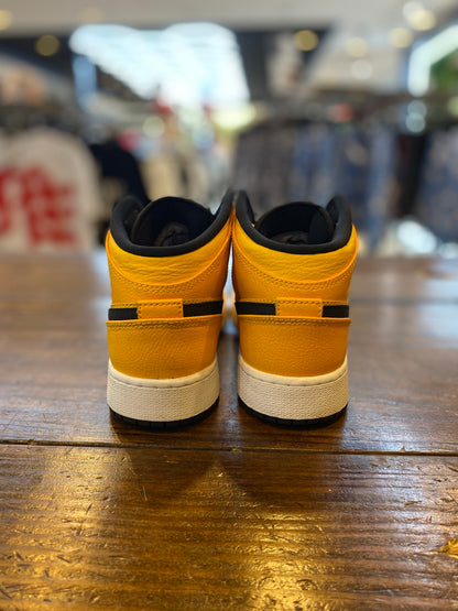 Jordan 1 Mid University Gold Black (GS) PRE-OWNED