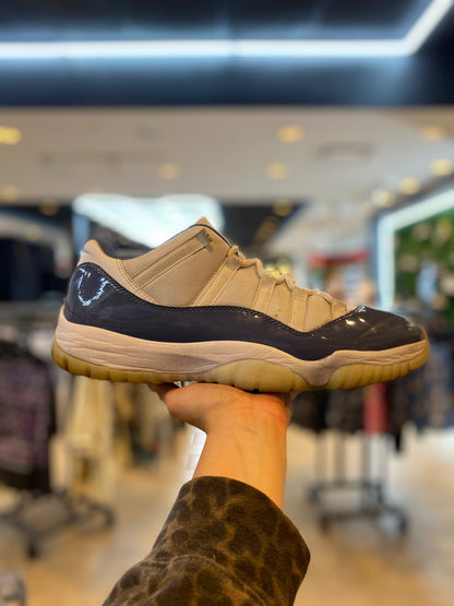 Jordan 11 Retro Low Diffused Blue - PRE-OWNED