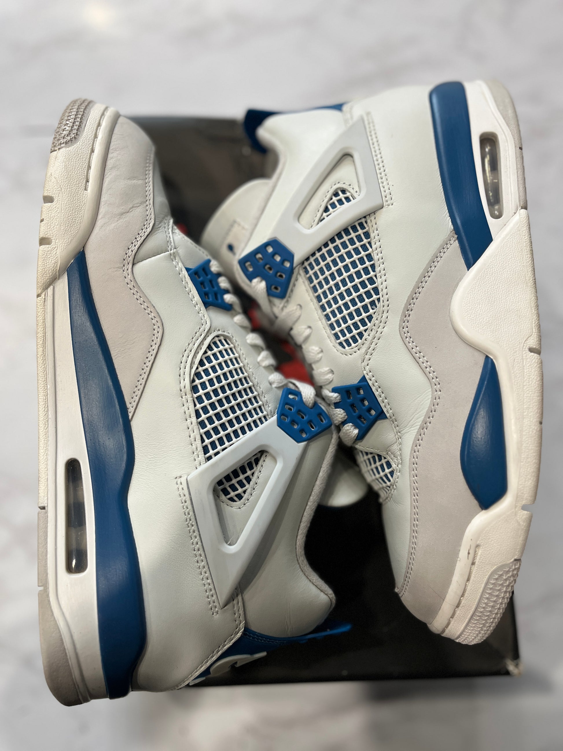 Jordan 4 Retro Military Blue (2024) PRE-OWNED