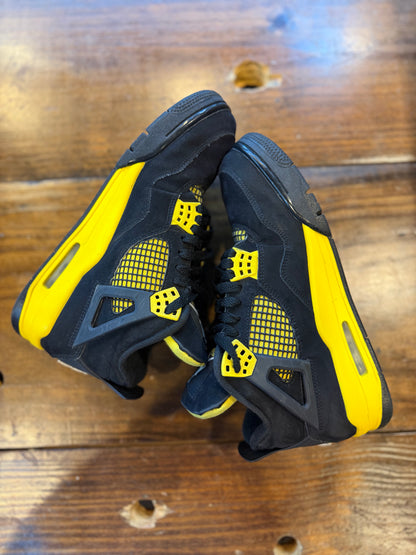 Jordan 4 Retro Thunder (2023) PRE-OWNED