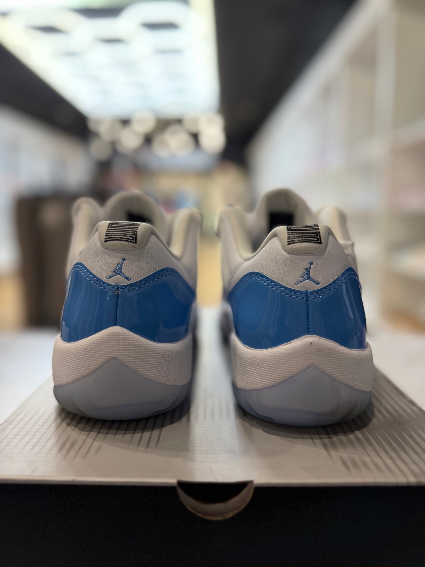 Jordan 11 Retro Low University Blue (2026) PRE-OWNED