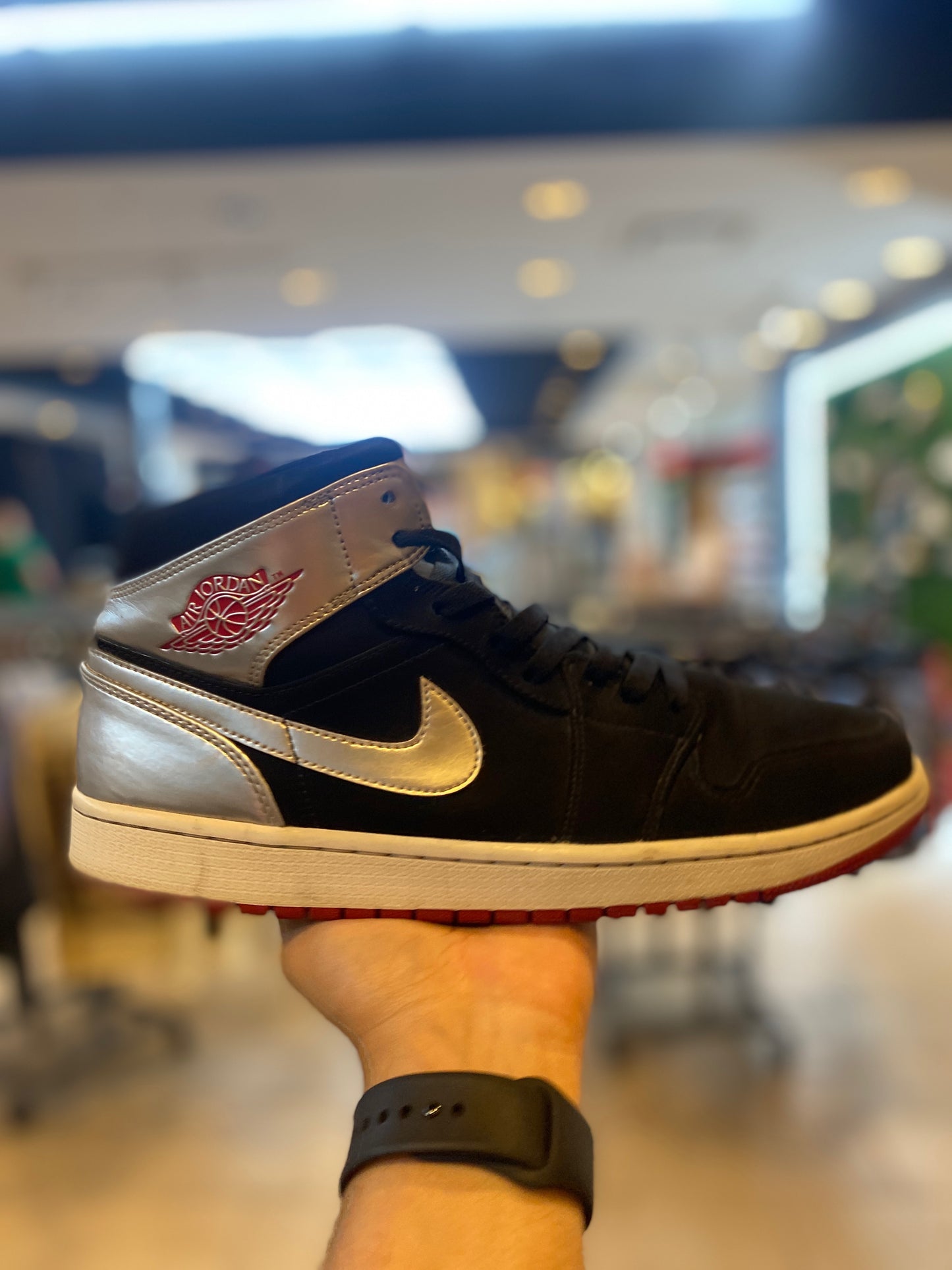 Jordan 1 Mid Johnny Kilroy PRE-OWNED