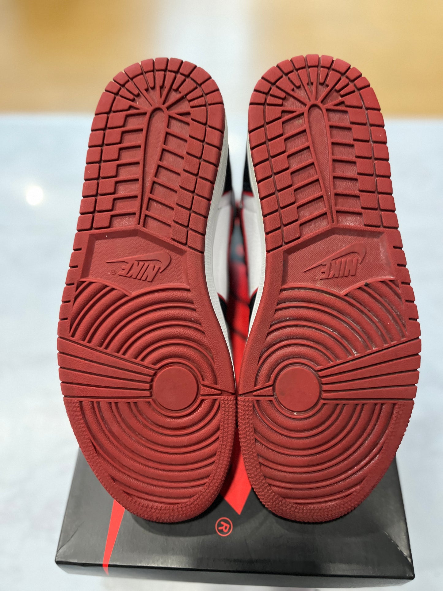 Jordan 1 Retro High Bloodline PRE-OWNED