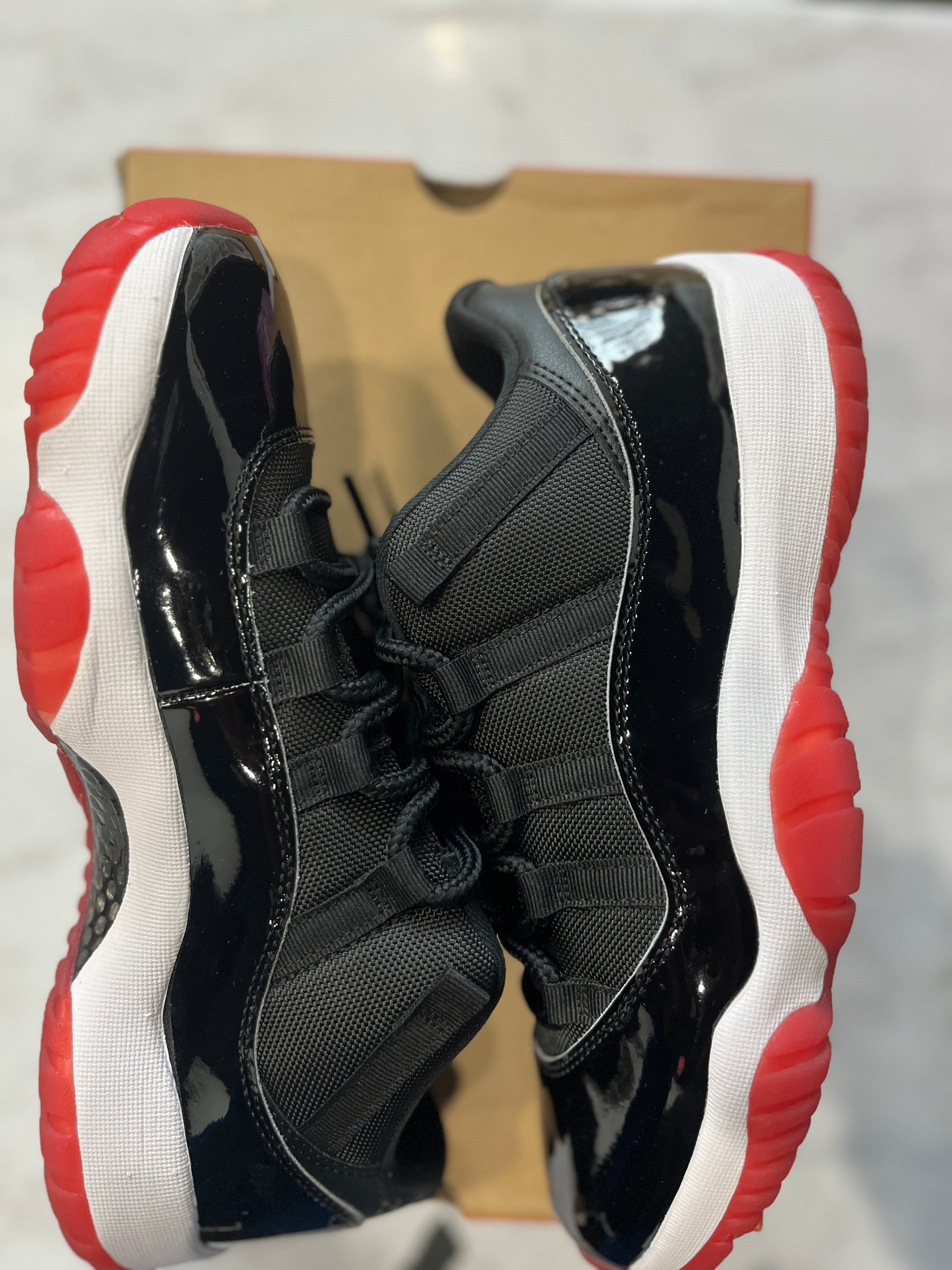 Jordan 11 Retro Low Bred (2025) PRE-OWNED