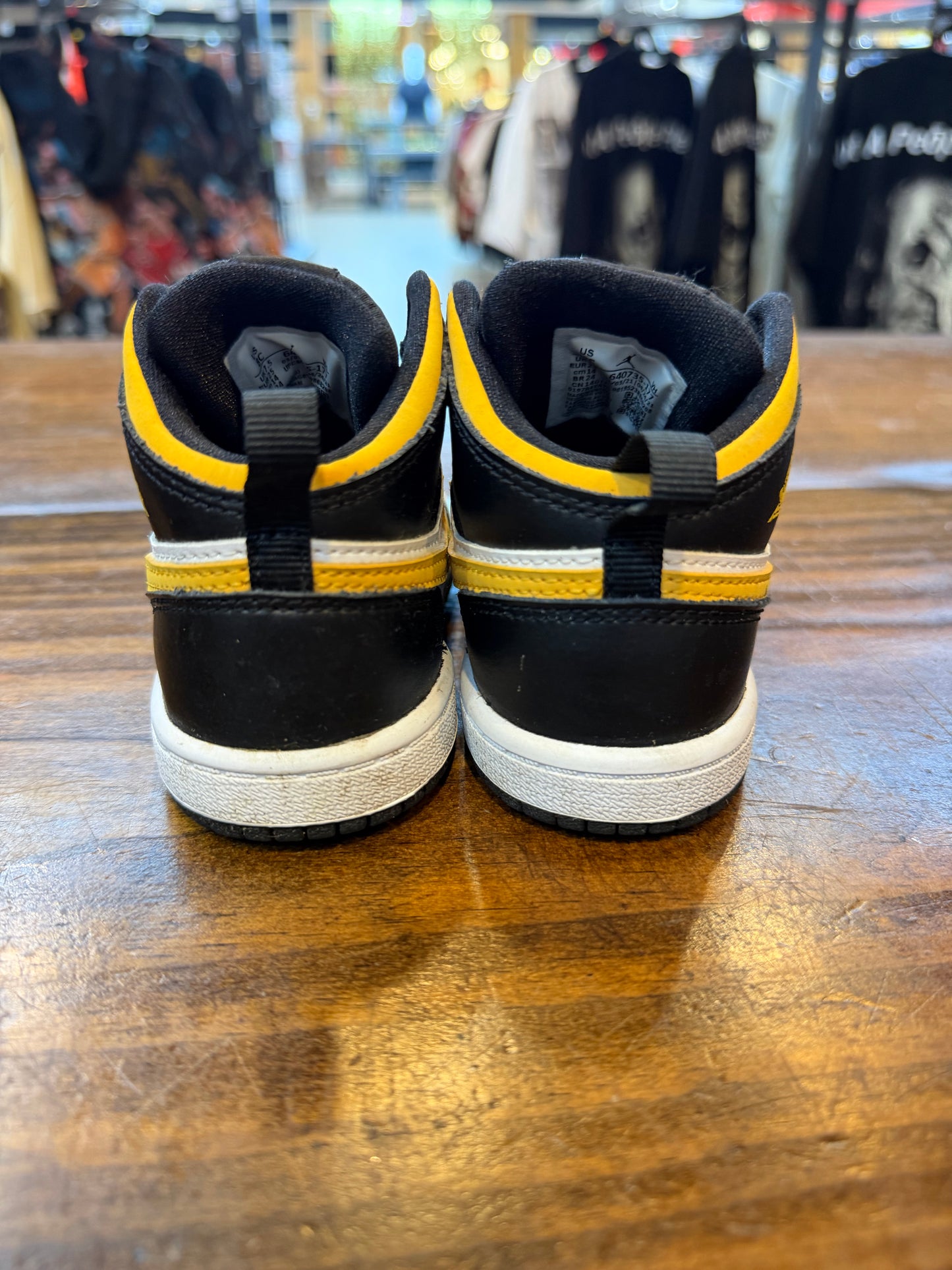 Jordan 1 Mid Black University Gold (TD) PRE-OWNED