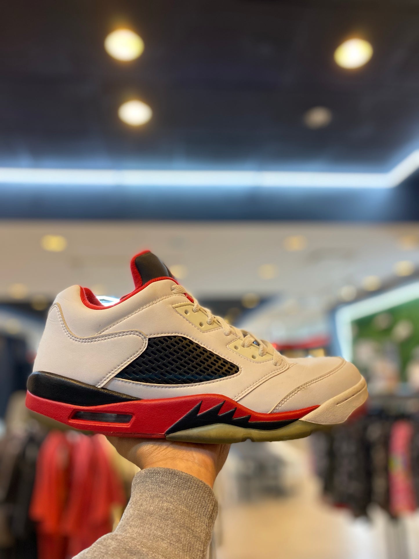 Jordan 5 Retro Low Fire Red PRE-OWNED