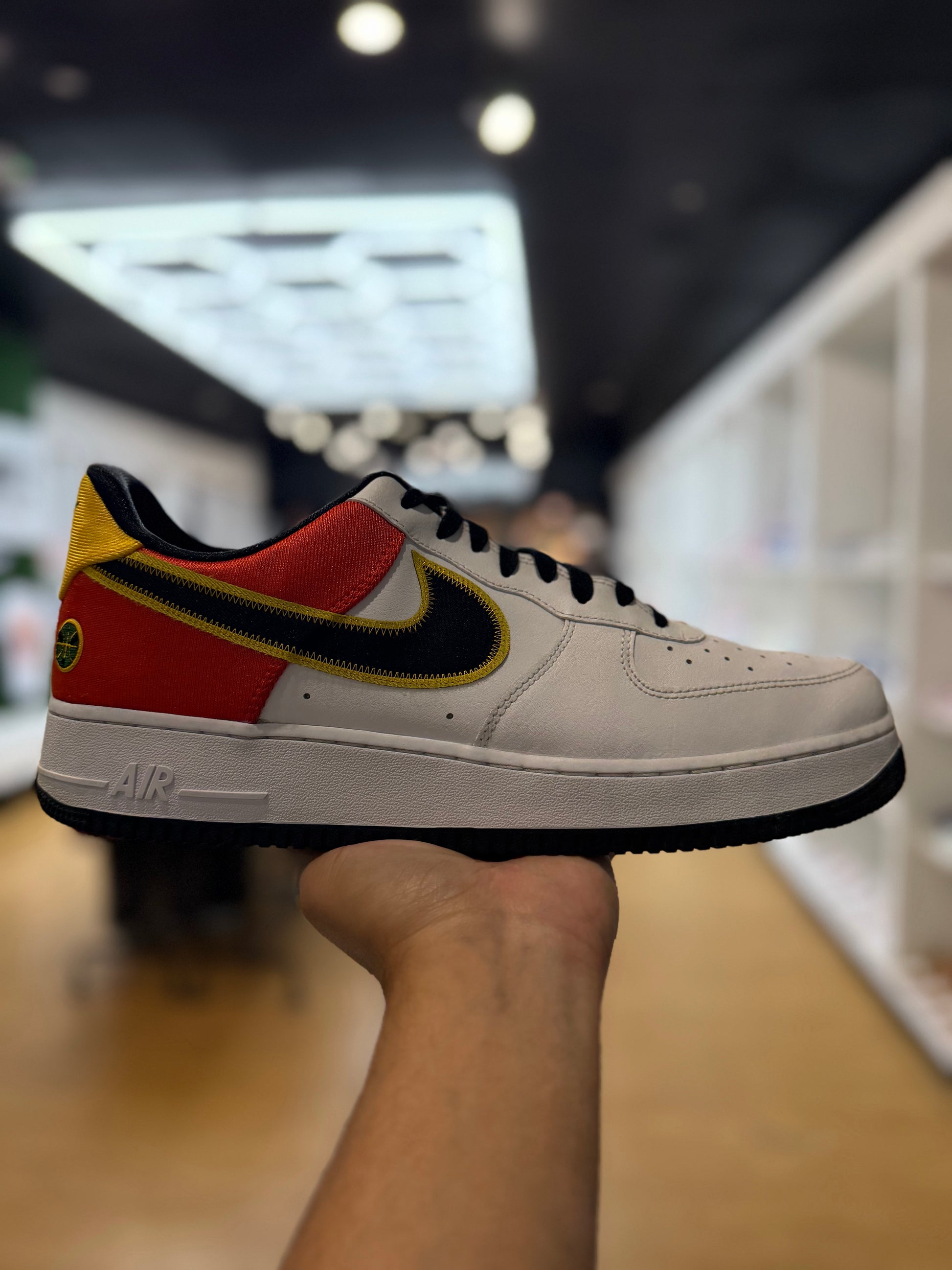 Nike Air Force 1 Low Raygun PRE-OWNED