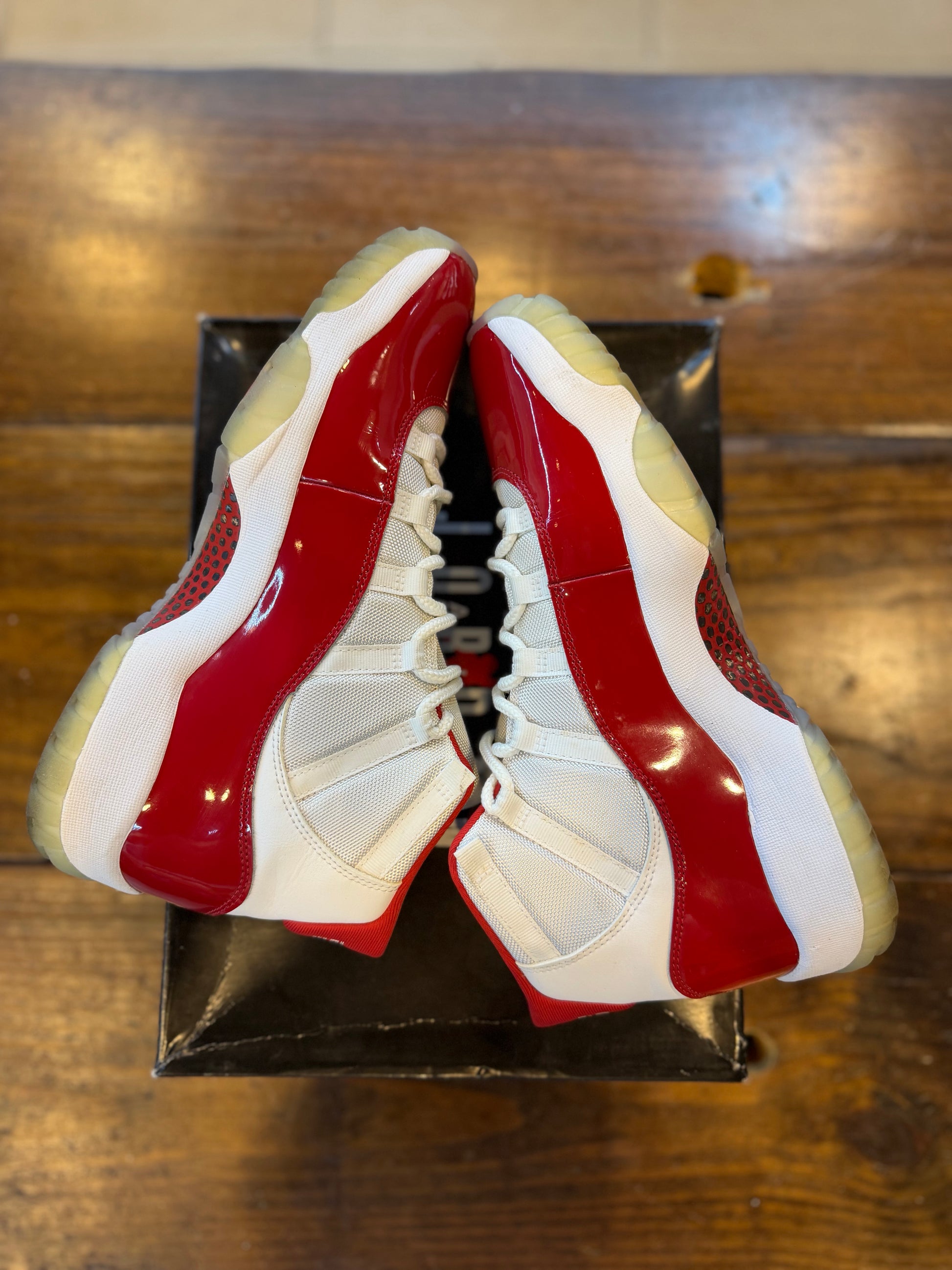 Jordan 11 Retro Cherry (2022) PRE-OWNED