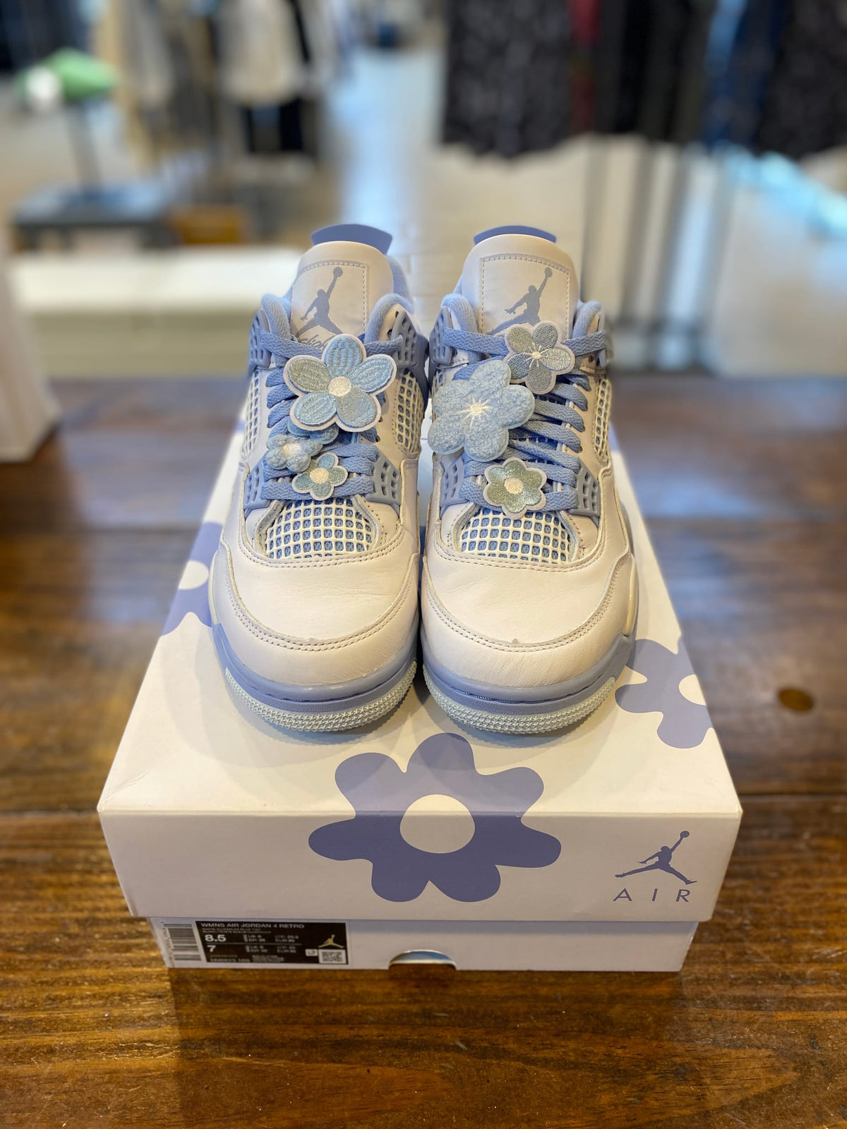Jordan 4 Retro Forget Me Not (Women's) PRE-OWNED