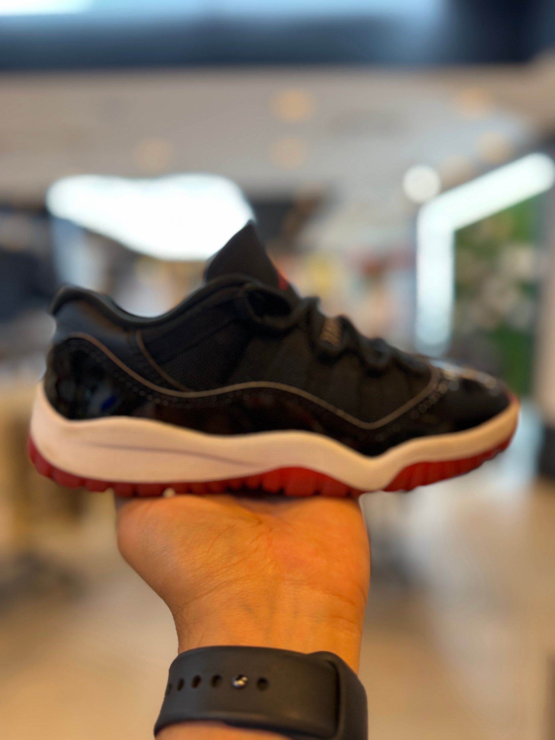 Jordan 11 Retro Low Bred (PS) (2025) PRE-OWNED