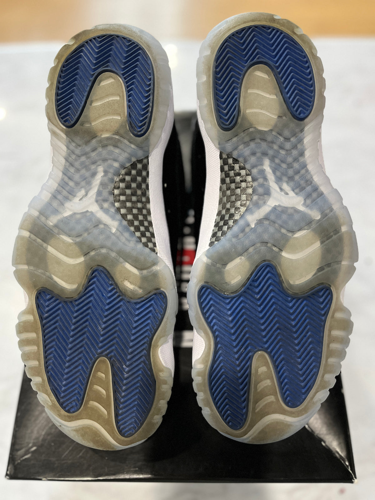 Jordan 11 Retro Low Space Jam PRE-OWNED