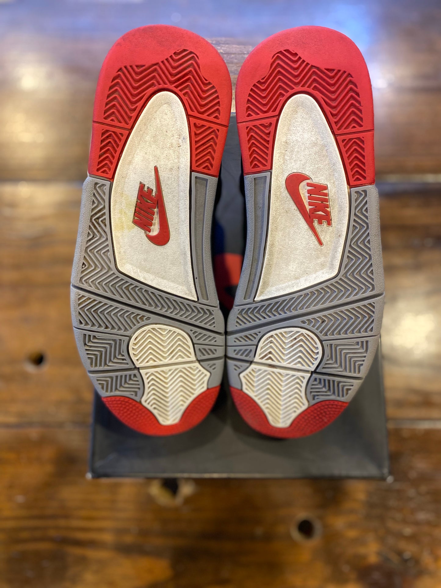 Jordan 4 Retro Bred (2019) PRE-OWNED