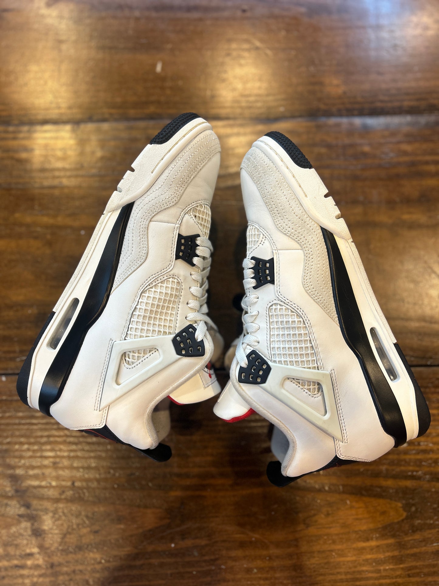 Jordan 4 Retro OG Flight Club PRE-OWNED