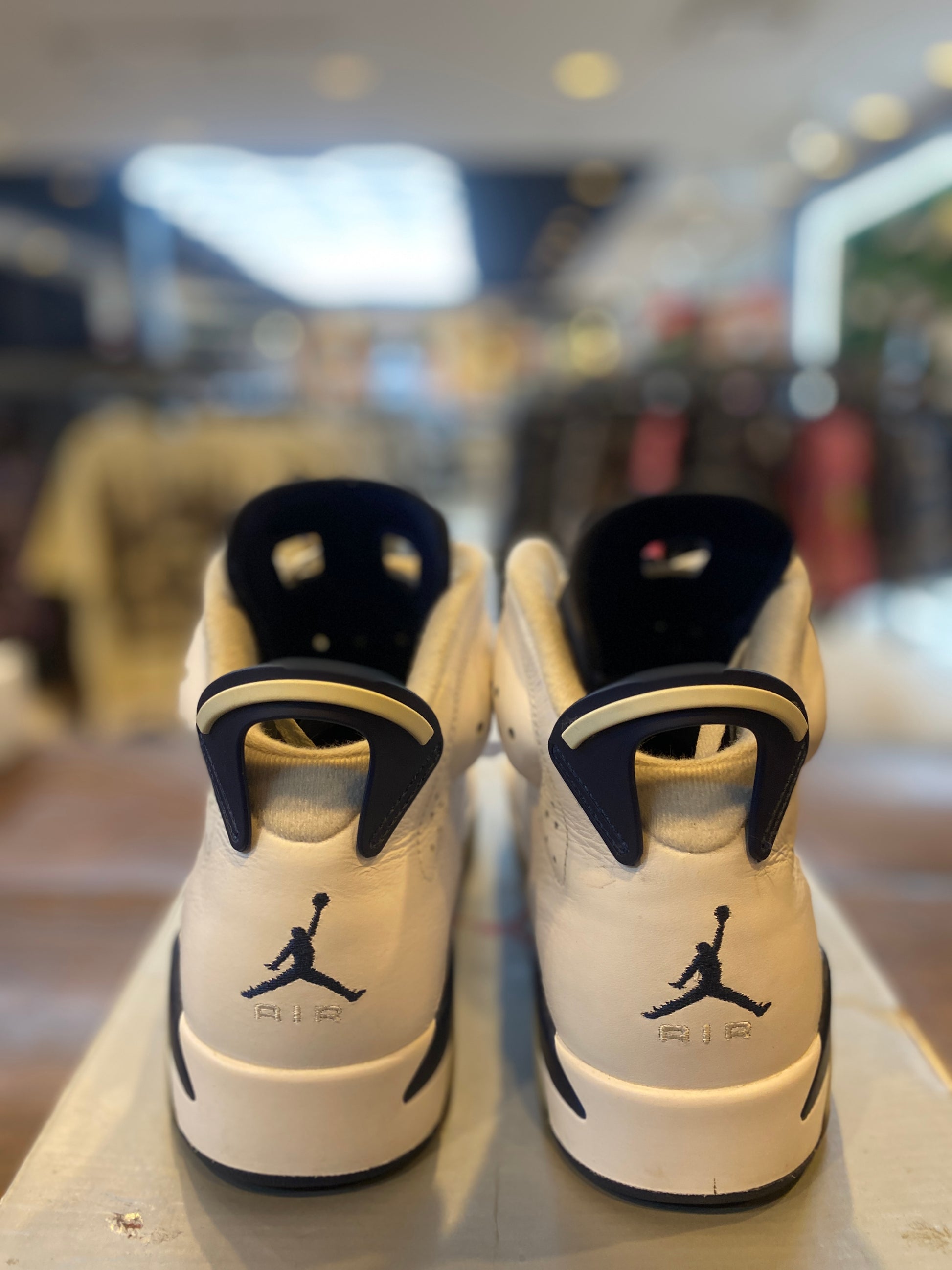 Jordan 6 Retro Midnight Navy (2022) PRE-OWNED