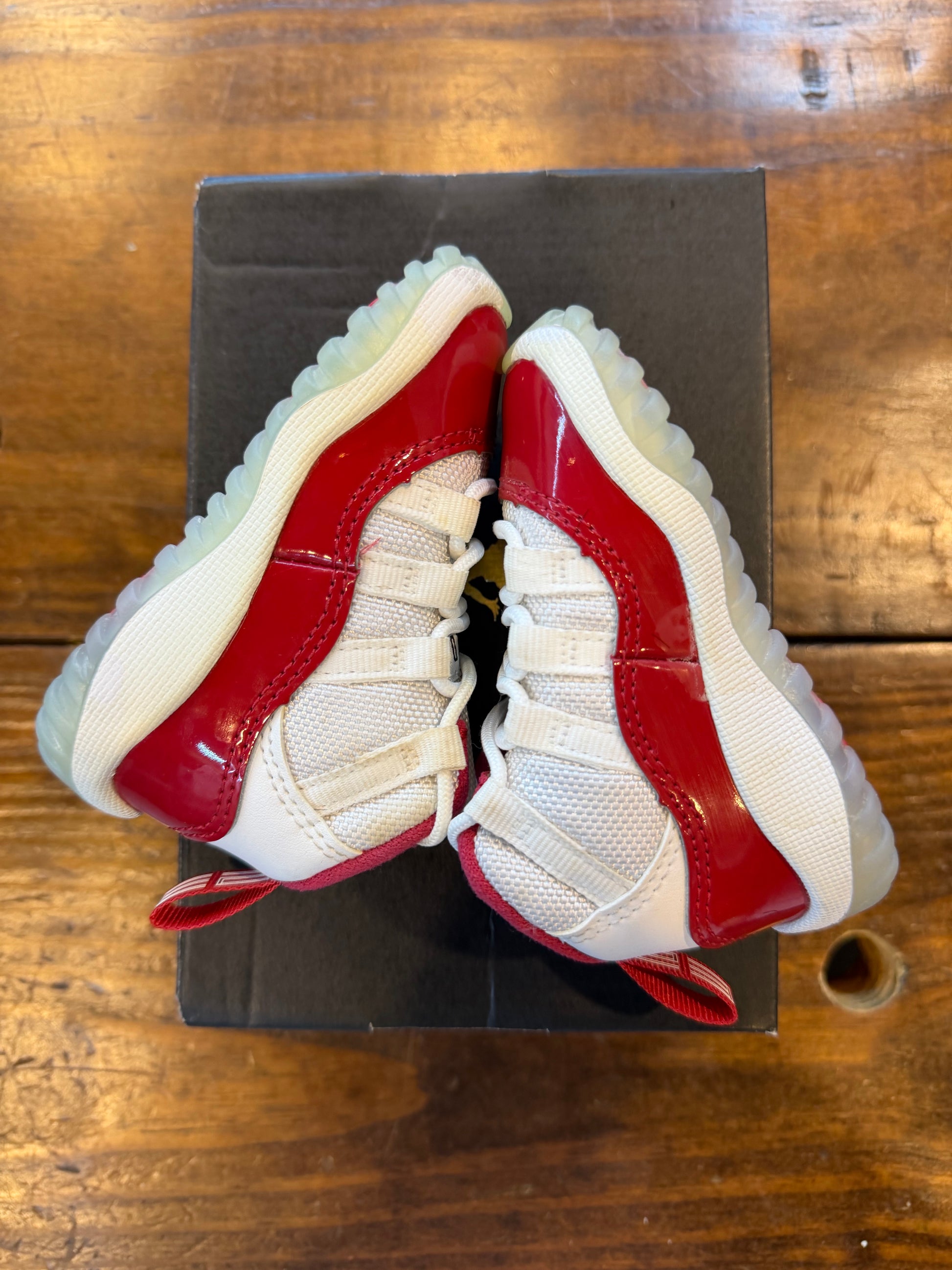 Jordan 11 Retro Cherry (2022) (TD) PRE-OWNED