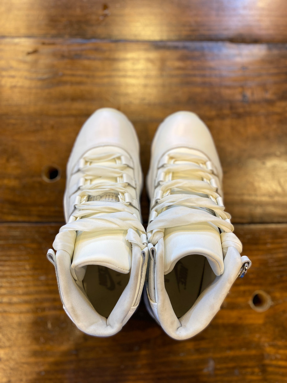 Jordan 11 Retro Pearl (Women's) PRE-OWNED