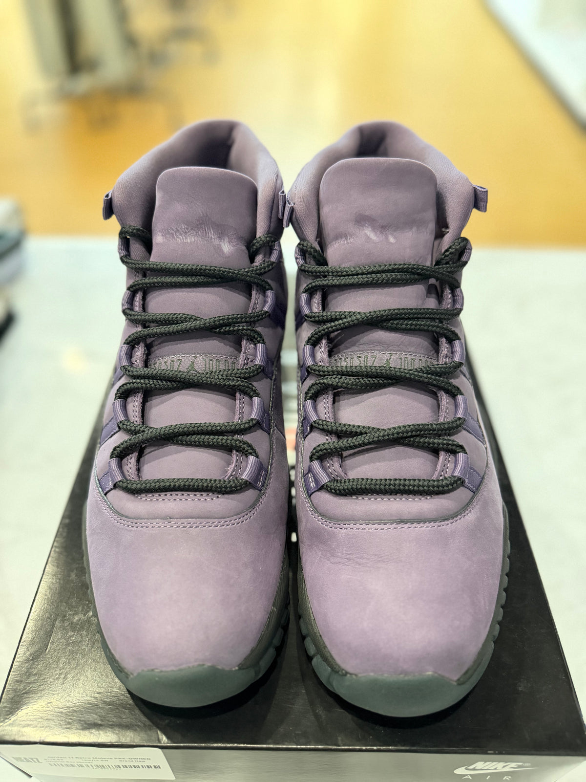 Jordan 11 Retro Mojave PRE-OWNED