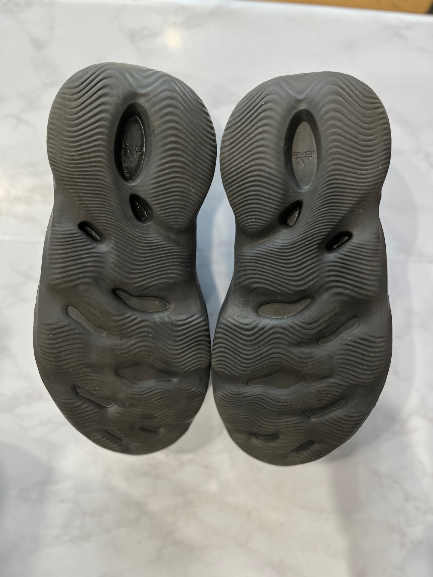 adidas Yeezy Foam RNR Onyx