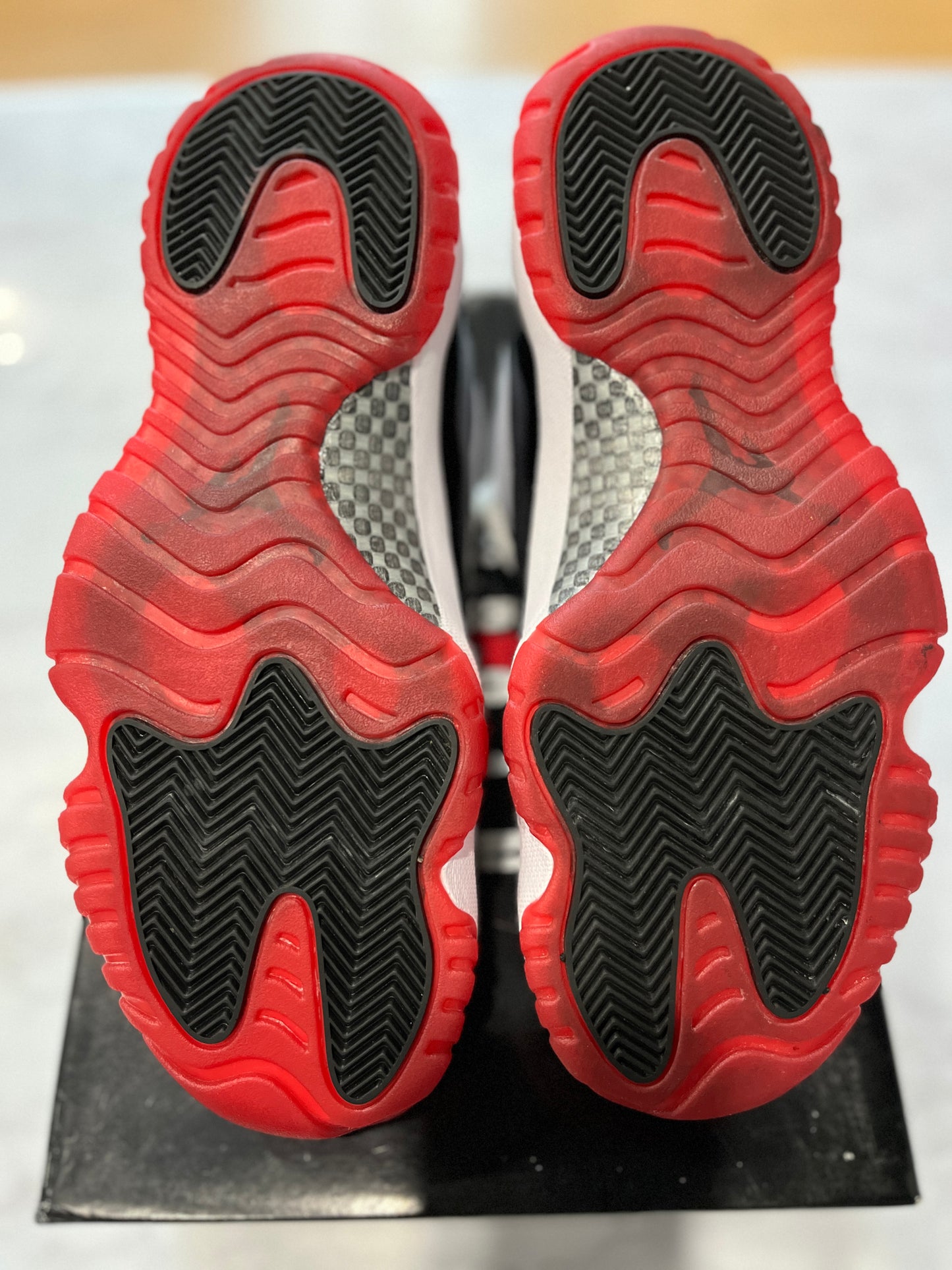 Jordan 11 Retro Low Concord Bred PRE-OWNED