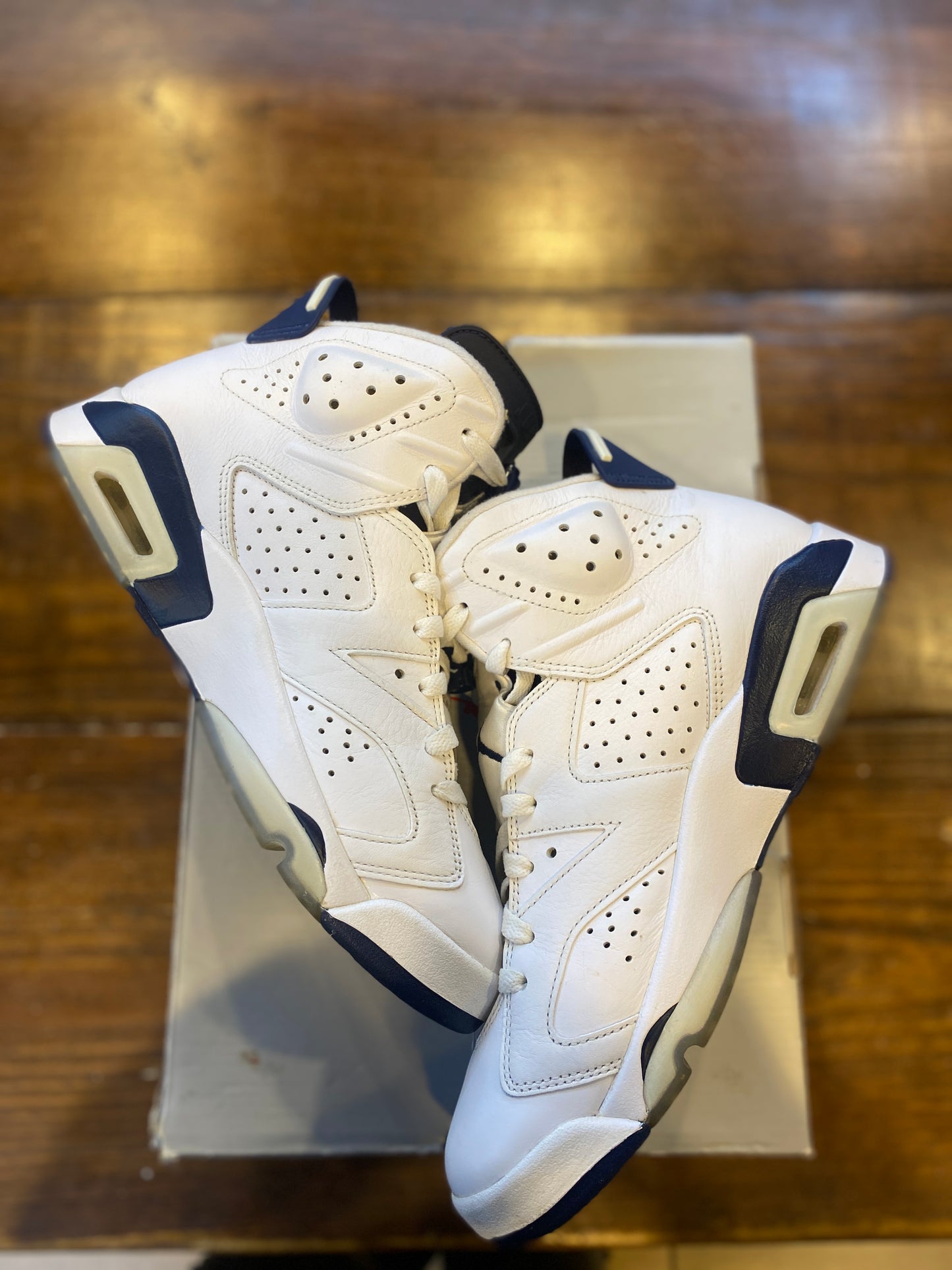 Jordan 6 Retro Midnight Navy (2022) PRE-OWNED