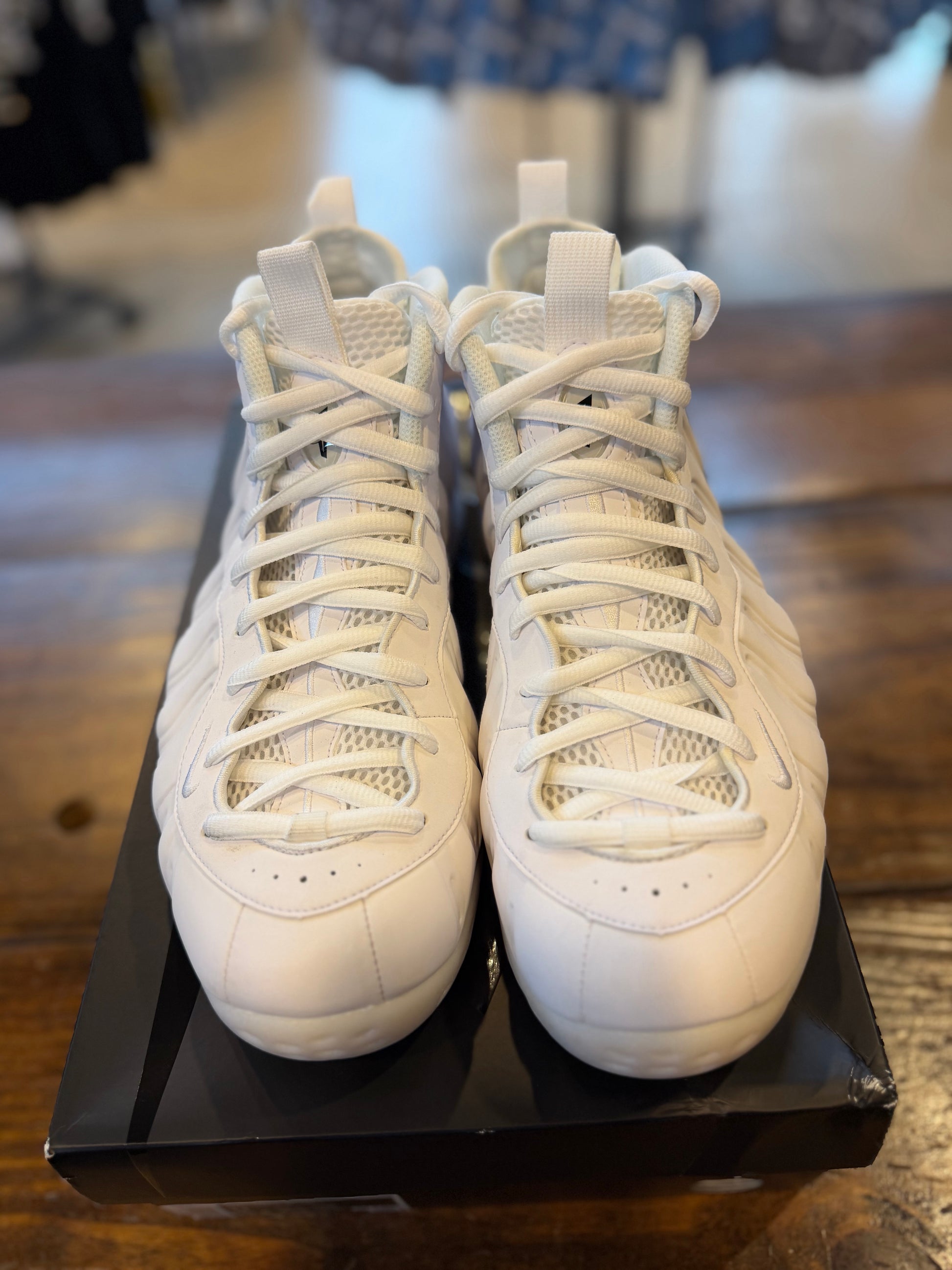 Nike Air Foamposite One Triple White PRE-OWNED