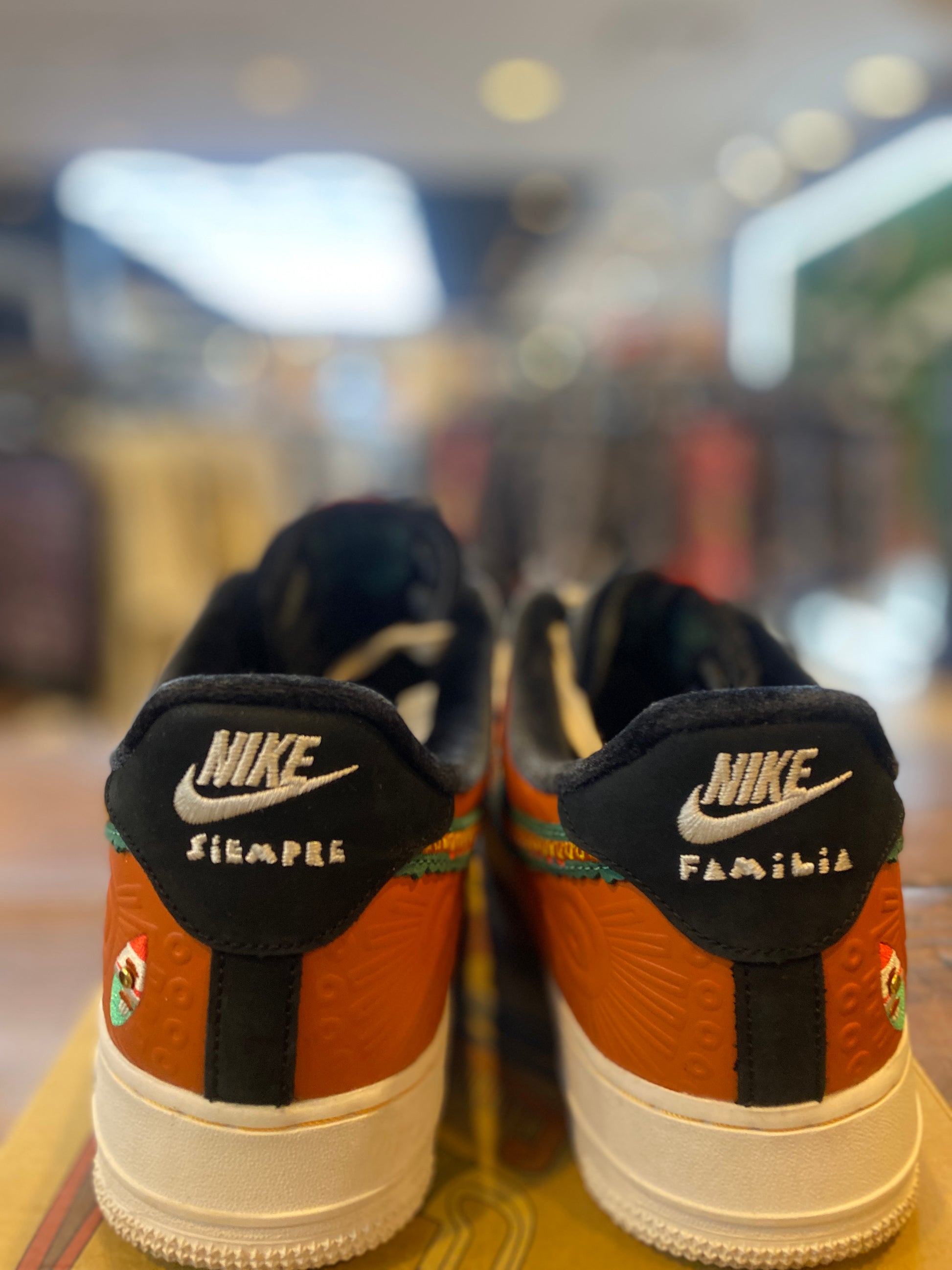 Nike Air Force 1 Low Siempre Familia PRE-OWNED