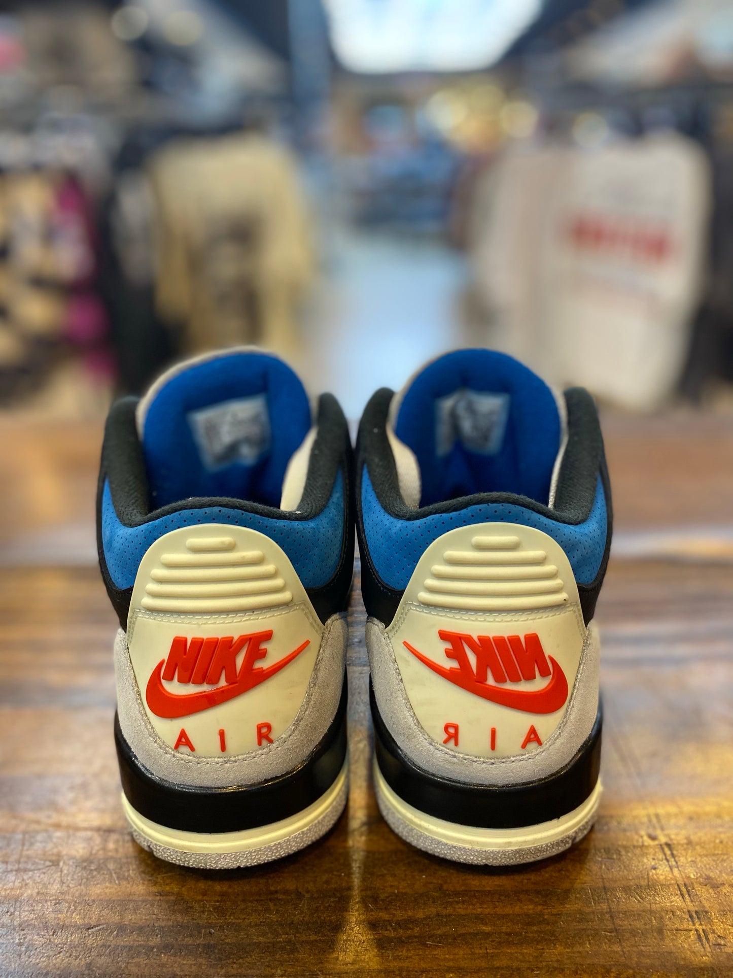 Jordan 3 Retro OG Rare Air PRE-OWNED