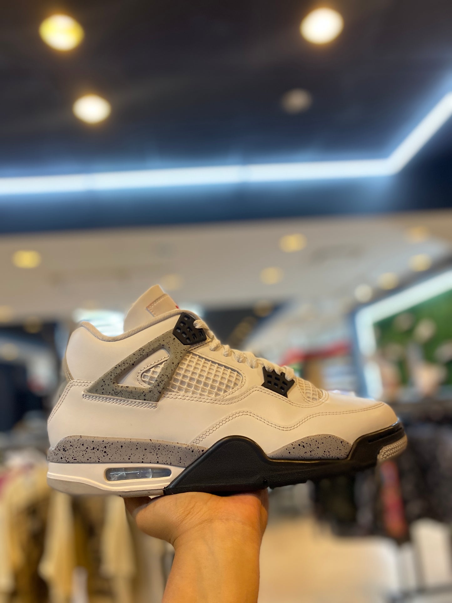 Jordan 4 Retro White Cement (2025) PRE-OWNED