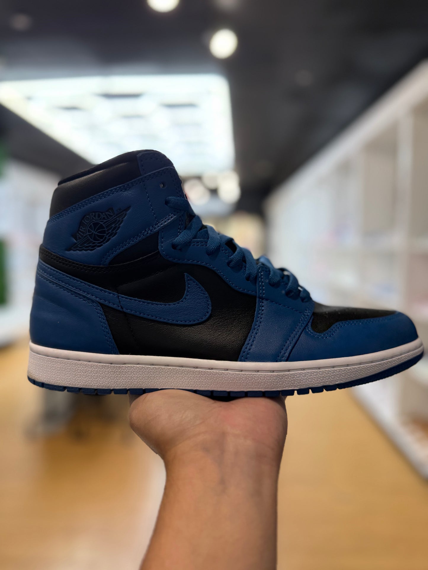 Jordan 1 Retro High OG Dark Marina Blue PRE-OWNED