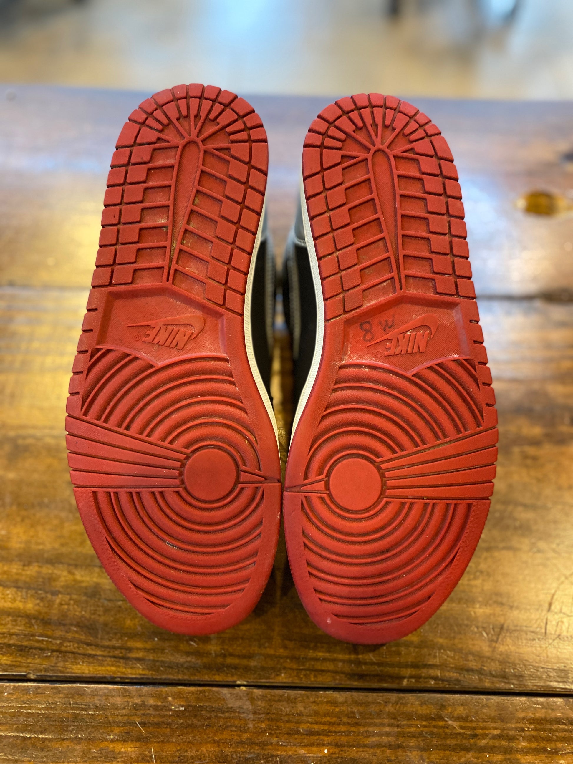 Jordan 1 Mid Johnny Kilroy PRE-OWNED