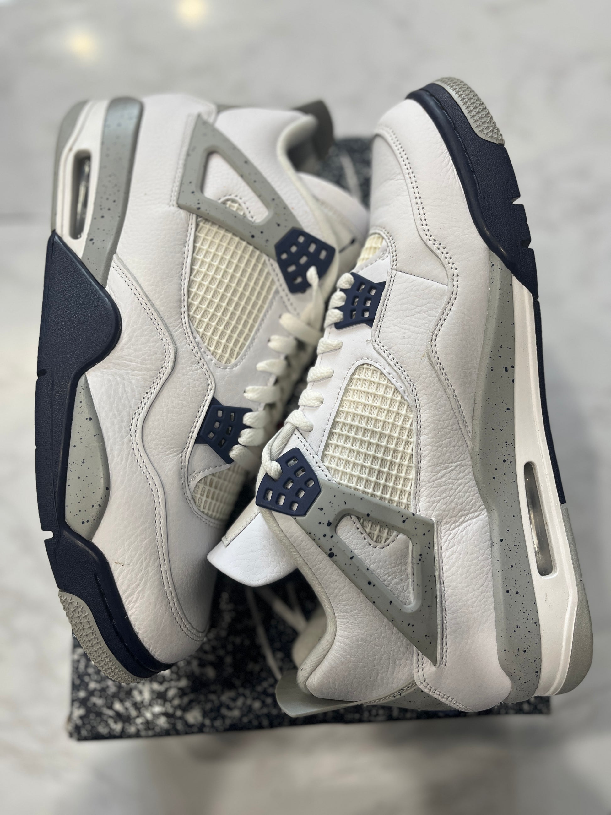Jordan 4 Retro Midnight Navy PRE-OWNED