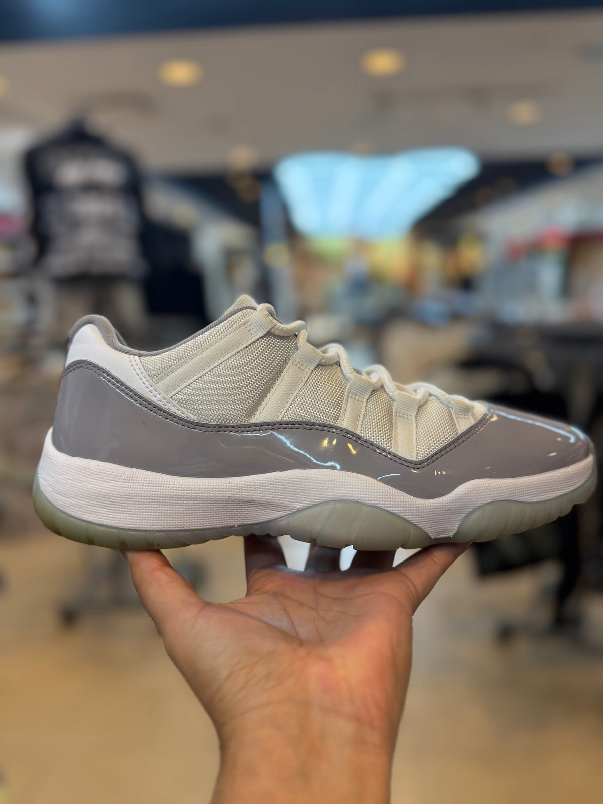 Jordan 11 Retro Low Cement Grey PRE-OWNED