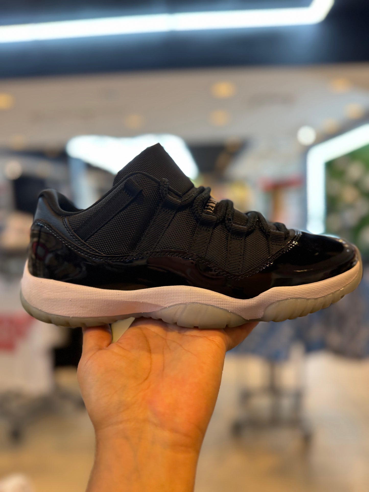 Jordan 11 Retro Low Space Jam PRE-OWNED