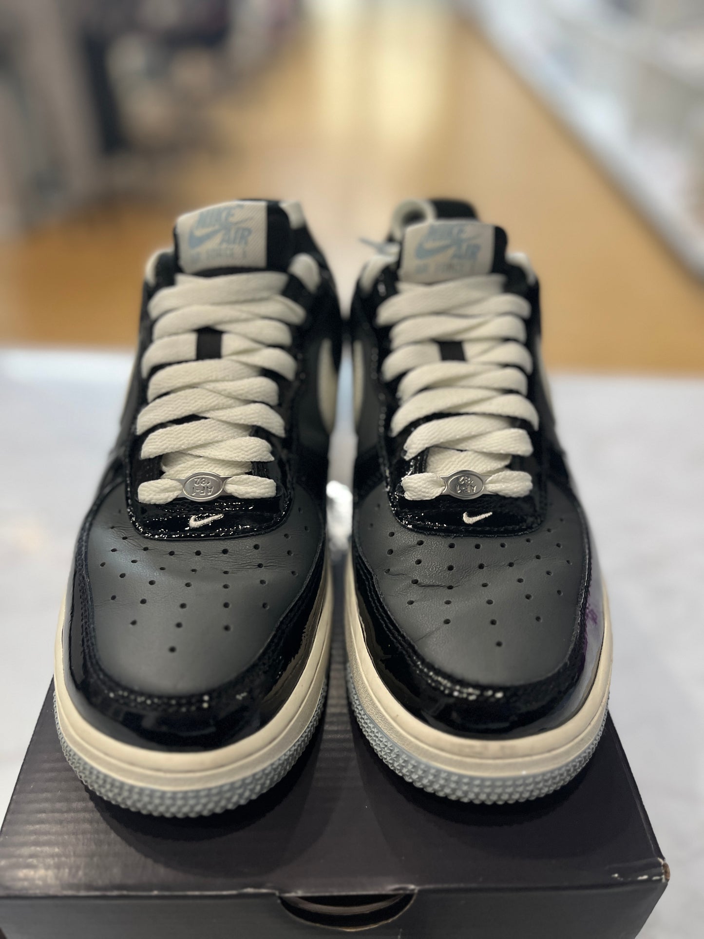 Nike Air Force 1 Low Black Iron Grey Patent PRE-OWNED