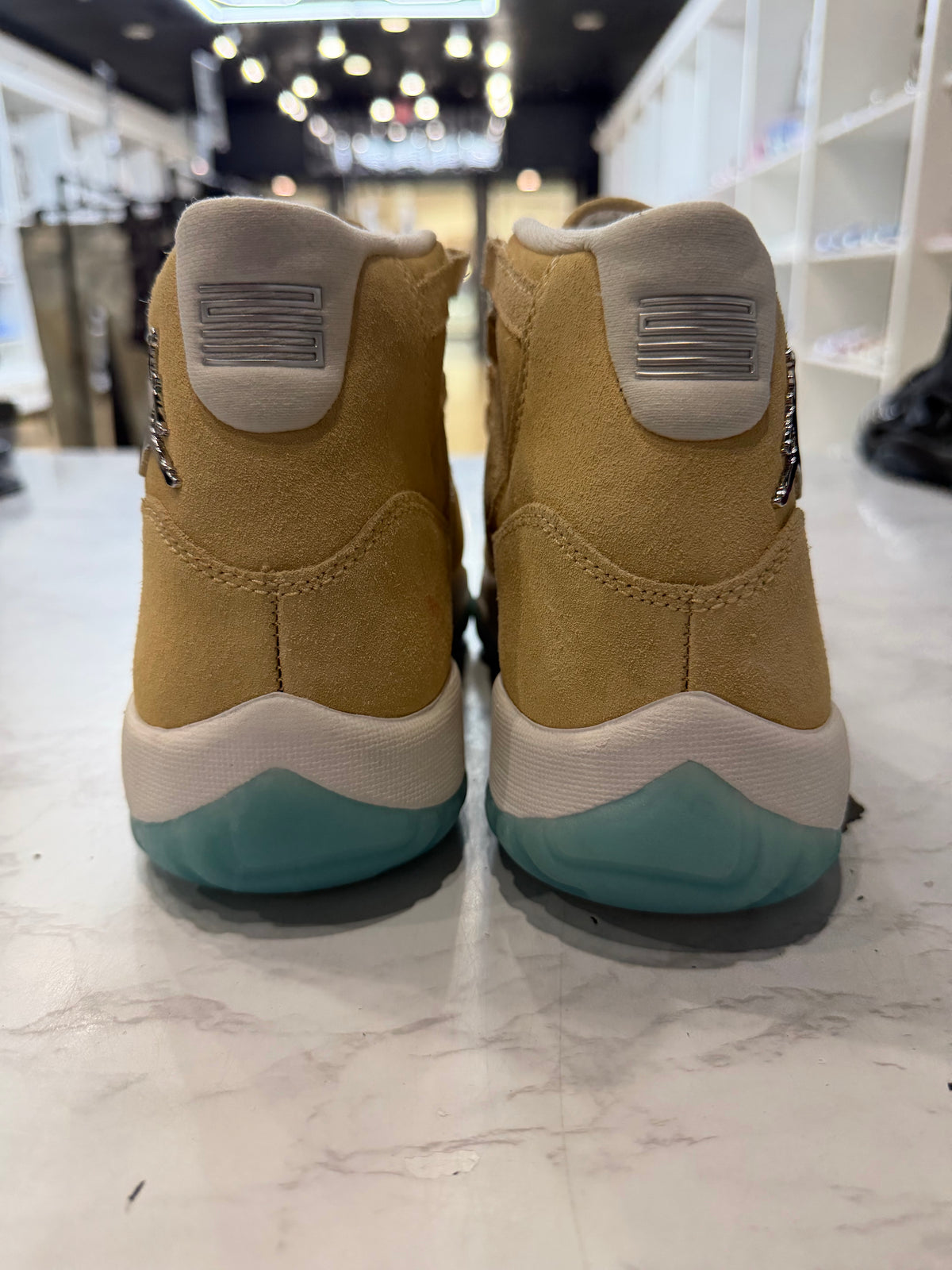 Jordan 11 Retro H-Town PRE_OWNED