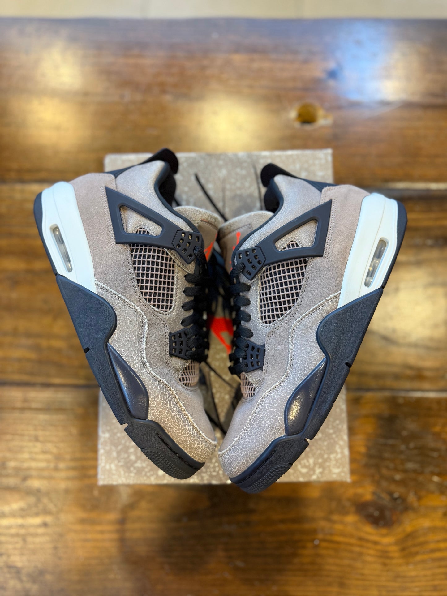 Jordan 4 Retro Taupe Haze PRE-OWNED