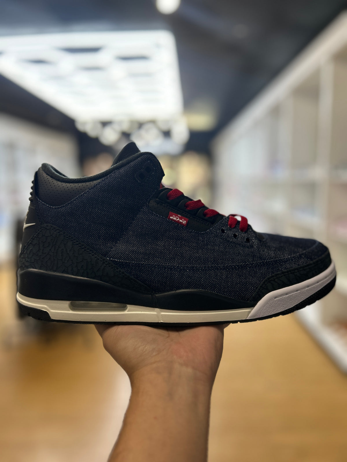 Jordan 3 Retro Levi’s Indigo PRE-OWNED