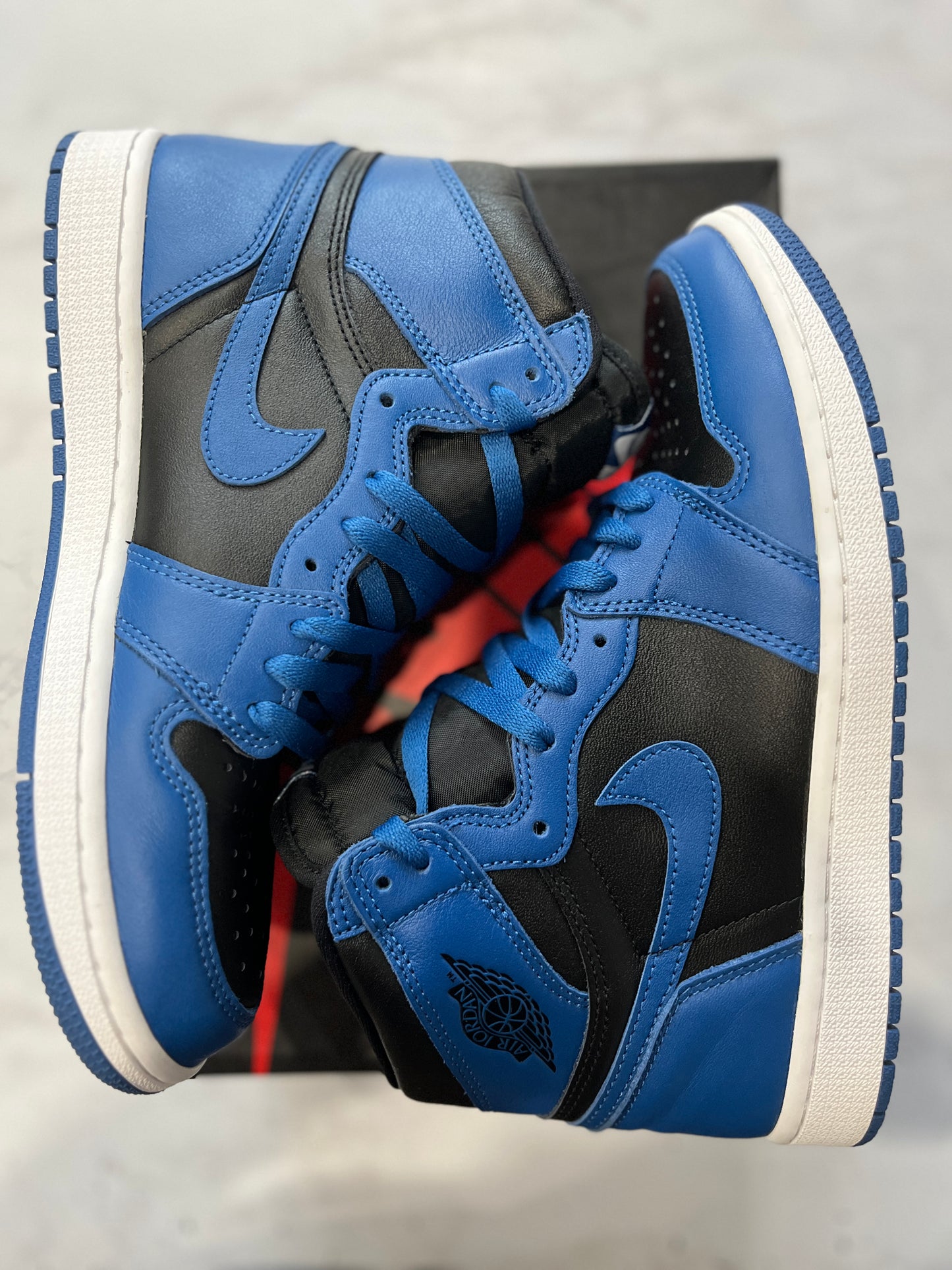 Jordan 1 Retro High OG Dark Marina Blue PRE-OWNED