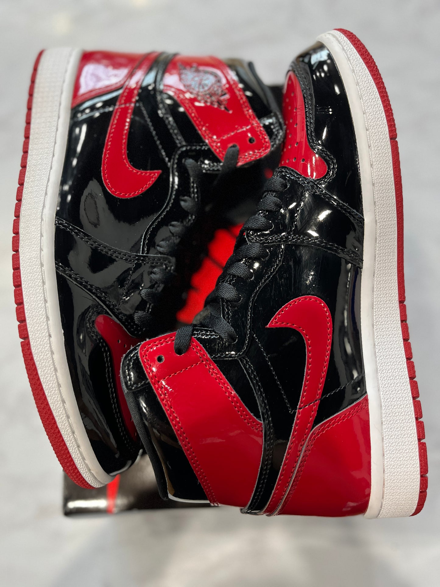 Jordan 1 Retro High OG Patent Bred PRE-OWNED
